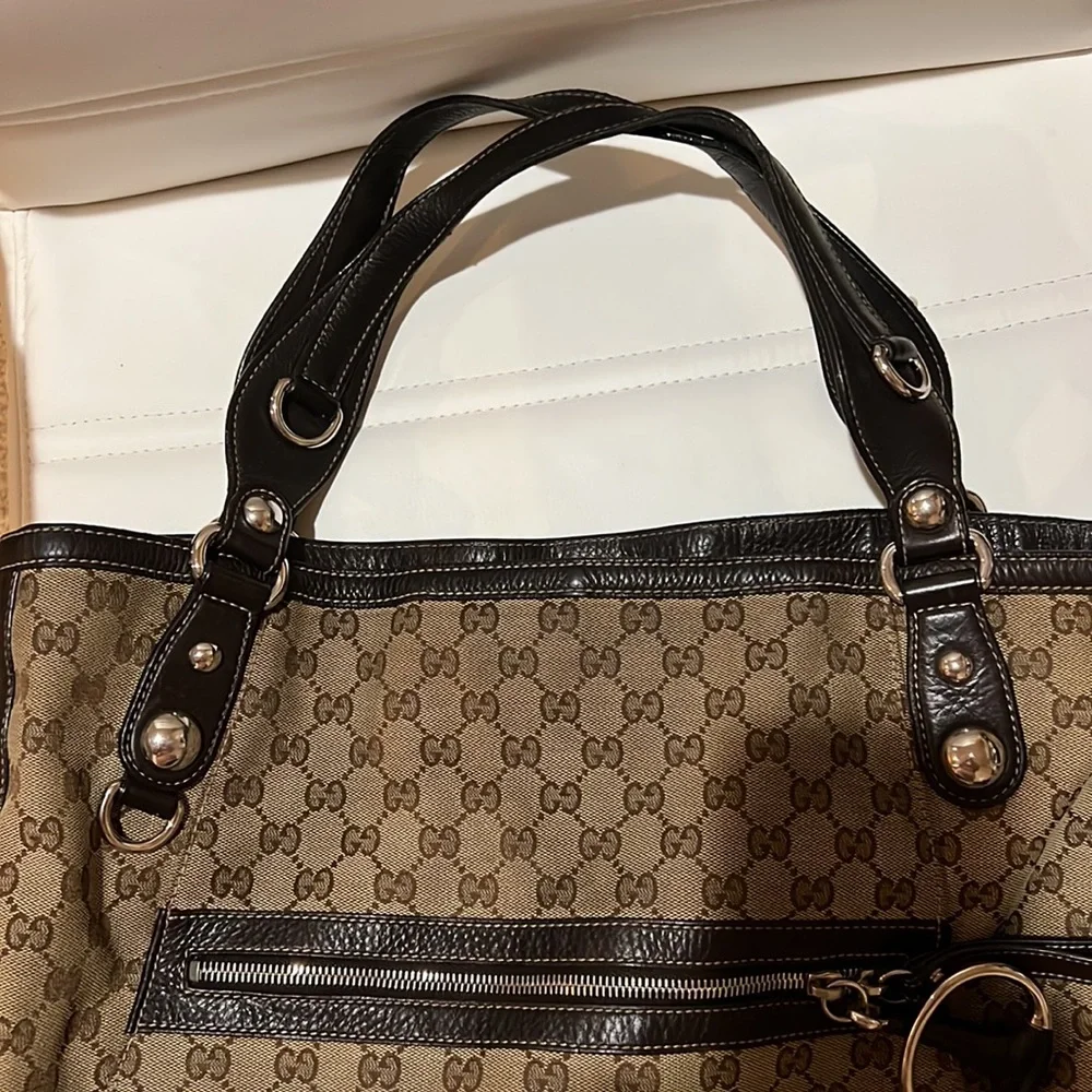 AUTHENTIC! Very good condition Gucci tote - Picture 6 of 11